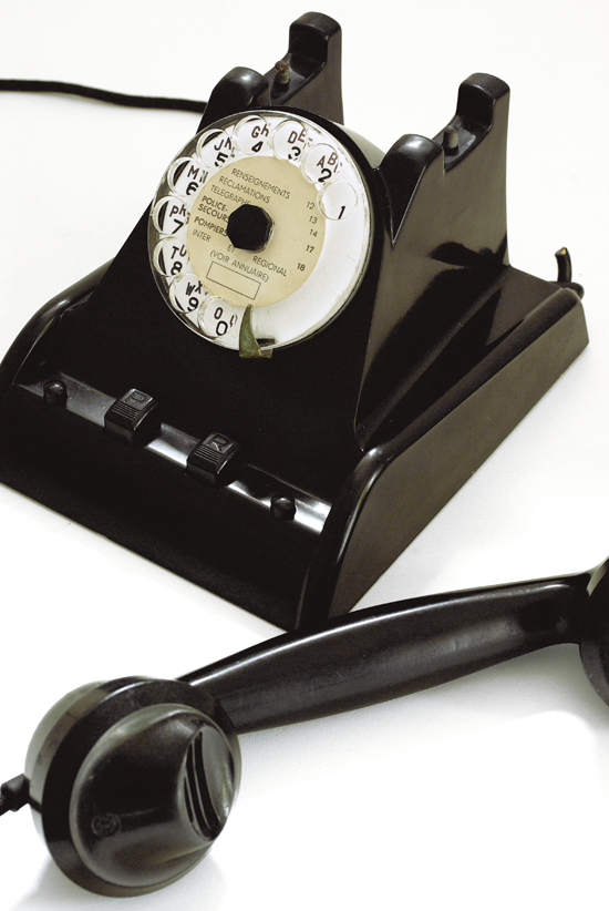 téléphone vintage forme streamline